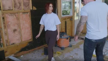 Lululemon Align™ High Rise Pant 28" porté par Chelsea Houska comme on le voit dans Down Home Fab (S03E01)