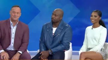 Cinq a Sept Briana Feather Trim Crewneck Sweater usado por Zuri Hall en Hoy el 30 de mayo de 2025