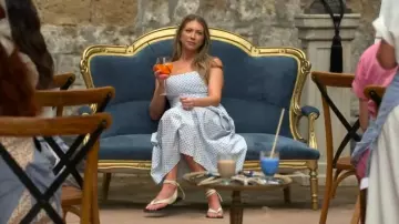 Robe midi à tablier à pois bleus Damson Madder portée par Stassi Schroeder comme on le voit dans la Villa Vanderpump (S02E07)