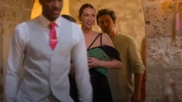 Pochette en raphia vert Gedebe ornée de cristaux portée par Stassi Schroeder comme on le voit à Vanderpump Villa (S02E07)