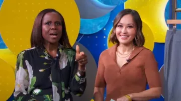 Giambattista Valli Giant Bloom Print Tie Neck Cashmere & Silk Button-Up Shirt worn by Deborah Roberts as seen in Good Morning America on May 30, 2025