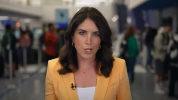 Cinq a Sept Khloe Ruched Sleeve Blazer worn by Liz Kreutz as seen in Today on June 2, 2025