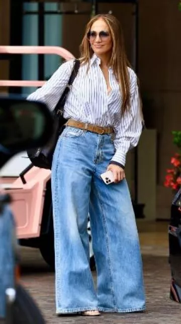 Dior D Journey Bag worn by Jennifer Lopez in  Beverly Hills  on June 2, 2025