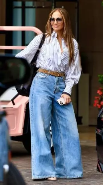 Dior D Journey Bag worn by Jennifer Lopez in  Beverly Hills  on June 2, 2025