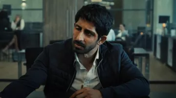 Veste matelassée Reiss Flintoff Interlock Zip Front portée par Rishi Ramdani (Sagar Radia) comme on le voit dans l’industrie (S03E04)