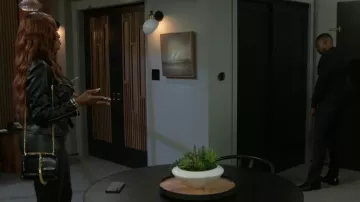 Aldo Miyabellx Bag worn by Dana "Leslie" Thomas (Trisha Mann) as seen in Beyond the Gates (S01E62)