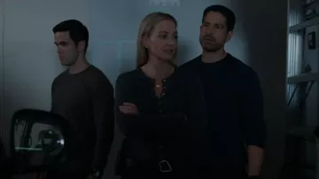 Haut de plage Paige Jayde porté par Jennifer Jareau (A. J. Cook) comme on le voit dans Esprits criminels (S18E05)