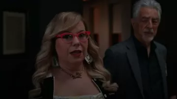 CutieJewelry Womens Cassette 80s Retro Novelty Jewelry porté par Penelope Garcia (Kirsten Vangsness) comme on le voit dans Esprits criminels (S18E05)