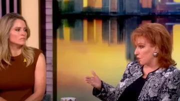 Nili Lotan Bono Paisley Jacket porté par Joy Behar comme on le voit dans The View le 4 juin 2025