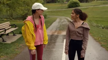 Lululemon Leggings rápidos y gratuitos usados por Virginia 'Ginny' Miller (Antonia Gentry) como se ve en Ginny & Georgia (S03E02)