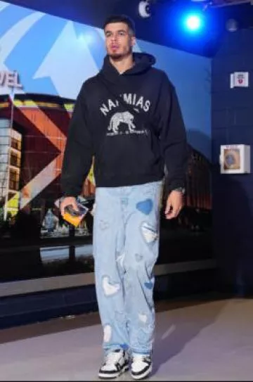 Sweat à capuche Nahmias Black Terraestiva Print porté par Michael Porter Jr. sur le compte Instagram @nbafashionfits