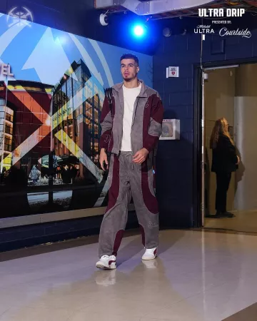 Pantalon de survêtement Puma x KidSuper Grey & Burgundy porté par Michael Porter Jr. sur le compte Instagram @nuggets