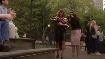 Zapatos de tacón Saint Laurent Kendall 110 usados por Lisa Todd Wexley (Nicole Ari Parker) como se ve en And Just Like That... (S03E02)