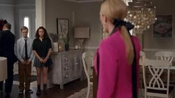 Botas del Dr. Marten Jadon usadas por Virginia 'Ginny' Miller (Antonia Gentry) como se ve en Ginny & Georgia (S03E05)