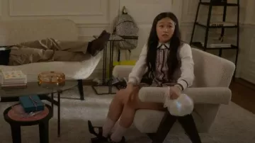 Robe courte 2-en-1 en tweed Maje portée par Lily Goldenblatt (Cathy Ang) comme on le voit dans And Just Like That... (S03E02)
