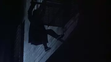 Les baskets Nike noires de Kyle Reese (Michael Biehn) dans Terminator