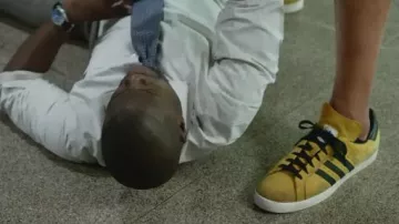 Zapatillas Adidas Gazelle amarillas de Bob Stone (Dwayne Johnson/The Rock) en Almost Secret Agents