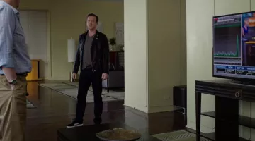 Las zapatillas negras de Bobby Axelrod (Damian Lewis) en Billions S01E04