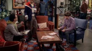 Les chaussures slip-on Oliver Sweeney de Howard Wolowitz (Simon Helberg) dans The Big Bang Theory S09E02