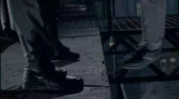 Les sneakers Nike Air Jordan 6 de Batman (Michael Keaton) dans Batman, Le défi