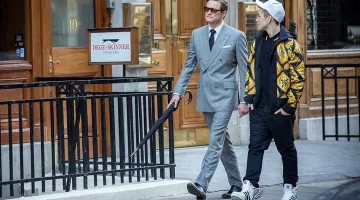 Zapatillas Adidas Jeremy Scott aladas de Eggsy (Taron Egerton) en Kingsman: Secret Service
