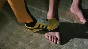 Shoes black and yellow of Hai Tien (Bruce Lee) game of death