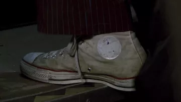 La paire de Converse crème du Dixième Docteur (David Tennant) dans Doctor Who