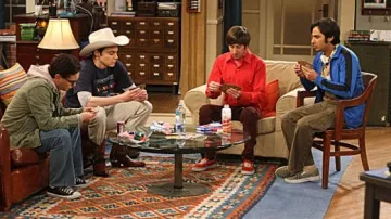 Les sneakers Converse noires de Leonard Hofstadter (Johnny Galecki) dans The big bang theory S05E10