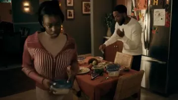 Cárdigan acanalado BDG usado por Kiesha Williams (Birgundi Baker) como se ve en The Chi (S07E01)