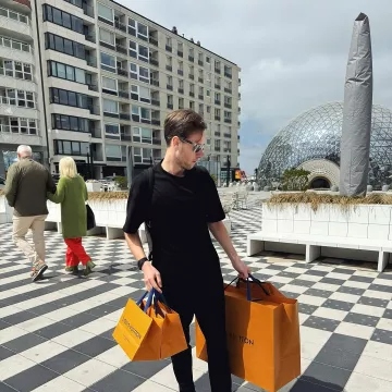 Meta x Ray-Ban - Wayfarer - Limited Edition Transparent of Neal Huybens (Judge Neal) in Knokke, BE