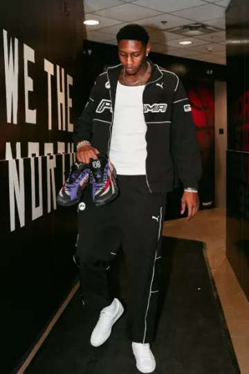 Pantalon de survêtement SDS Puma Black porté par R. J. Barrett sur le compte Instagram @raptors