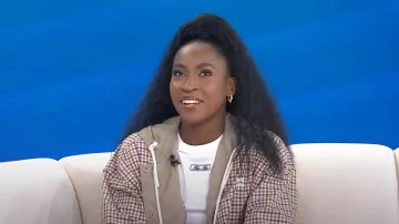 Chaqueta de cuadros vichy de Miu Miu usada por Coco Gauff como se ve en Today el 9 de junio de 2025