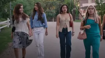 Liquorish White Skinny Jeans With Three Button Pockets worn by Klara Rapp (Tindra Monsen) as seen in Barracuda Queens (S02E01)
