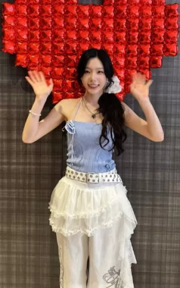 Glack Gbt001 Slash Eyelet Belt worn by Taeyeon in The Tense Tour: Hong Kong post on June 7, 2025