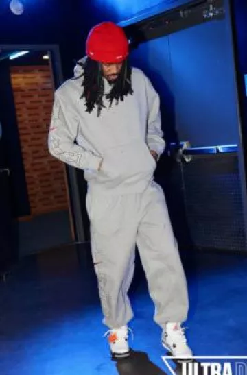 Sweat à capuche Supreme x Nike Grey Side Logo porté par Temetrius Morant sur le compte Instagram @memgrizz