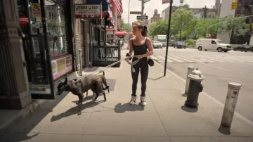 Baskets montantes à lacets géantes Rick Owens portées par Ariana Biermann dans Next Gen NYC (S01E01)