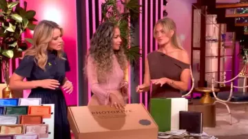 Jupe midi en tulle à pois métallisés Zimmermann portée par Sunny Hostin dans The View le 11 juin 2025