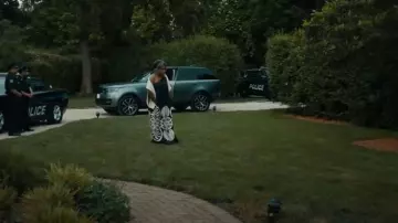 La DoubleJ Roy Vestido usado por Catherine Lancaster (Lorraine Toussaint) como se ve en The Better Sister (T01E01)