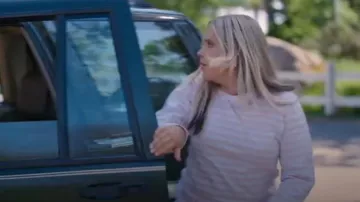 H&M Iris Lightweight T-Shirt worn by Mia Thorstensson (Tea Stjärne) as seen in Barracuda Queens (S02E04)