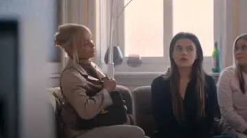 Chanel Shoulder bag worn by Margareta Millkvist (Izabella Scorupco) as seen in Barracuda Queens (S02E05)