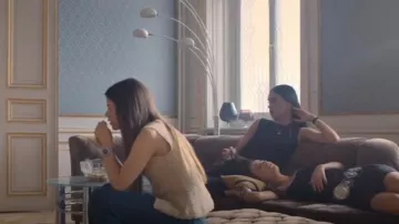 Urban Outfitters UO Large Concho Belt worn by Frida Rapp (Sandra Zubovic) as seen in Barracuda Queens (S02E05)