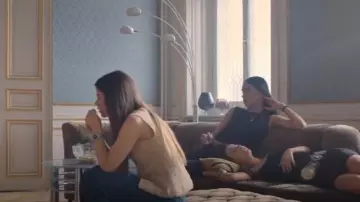 Urban Outfitters UO Large Concho Belt worn by Frida Rapp (Sandra Zubovic) as seen in Barracuda Queens (S02E05)