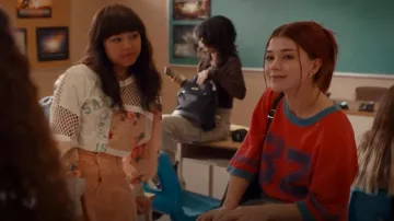 Free Peopel Ragabond Lost And Found Tee porté par Abigail 'Abby' Littman (Katie Douglas) comme on le voit dans Ginny & Georgia (S03E10)