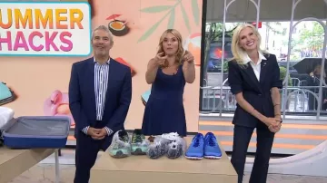 Cinq a Sept Sallie Chaqueta vaquera de manga corta ajustada usada por Lora Mclaughlin Peterson como se vio en Today with Jenna & Friends el 13 de junio de 2025