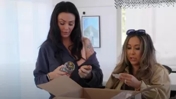 Skims Essential Body Scoop Neck Body Rose clair porté par Jenni Farley comme on le voit dans Jersey Shore : Family Vacation (S08E02)