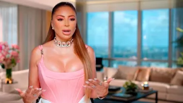 Versace Medusa Bustier Crop Top usado por Larsa Pippen como se ve en The Real Housewives of Miami (T07E01)