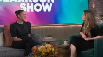 Veste Sandy Liang Bonny en noir portée par Luna Blaise comme on le voit dans Good Morning America le 12 juin 2025