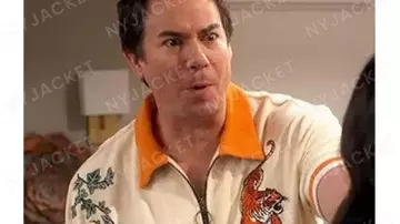ICarly S03 Jerry Trainor Tiger Printed Shirt of Spencer Shay (Jerry Trainor) in iCarly (S03E03)