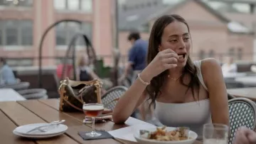 Body Aritzia Original Contour Flourish porté par Emira D’spain tel qu’on le voit dans Next Gen NYC (S01E02)