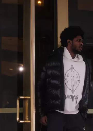 Moncler Chaqueta de plumón negra 'Maya' usada por Scoot Henderson en la cuenta de Instagram @trailblazers